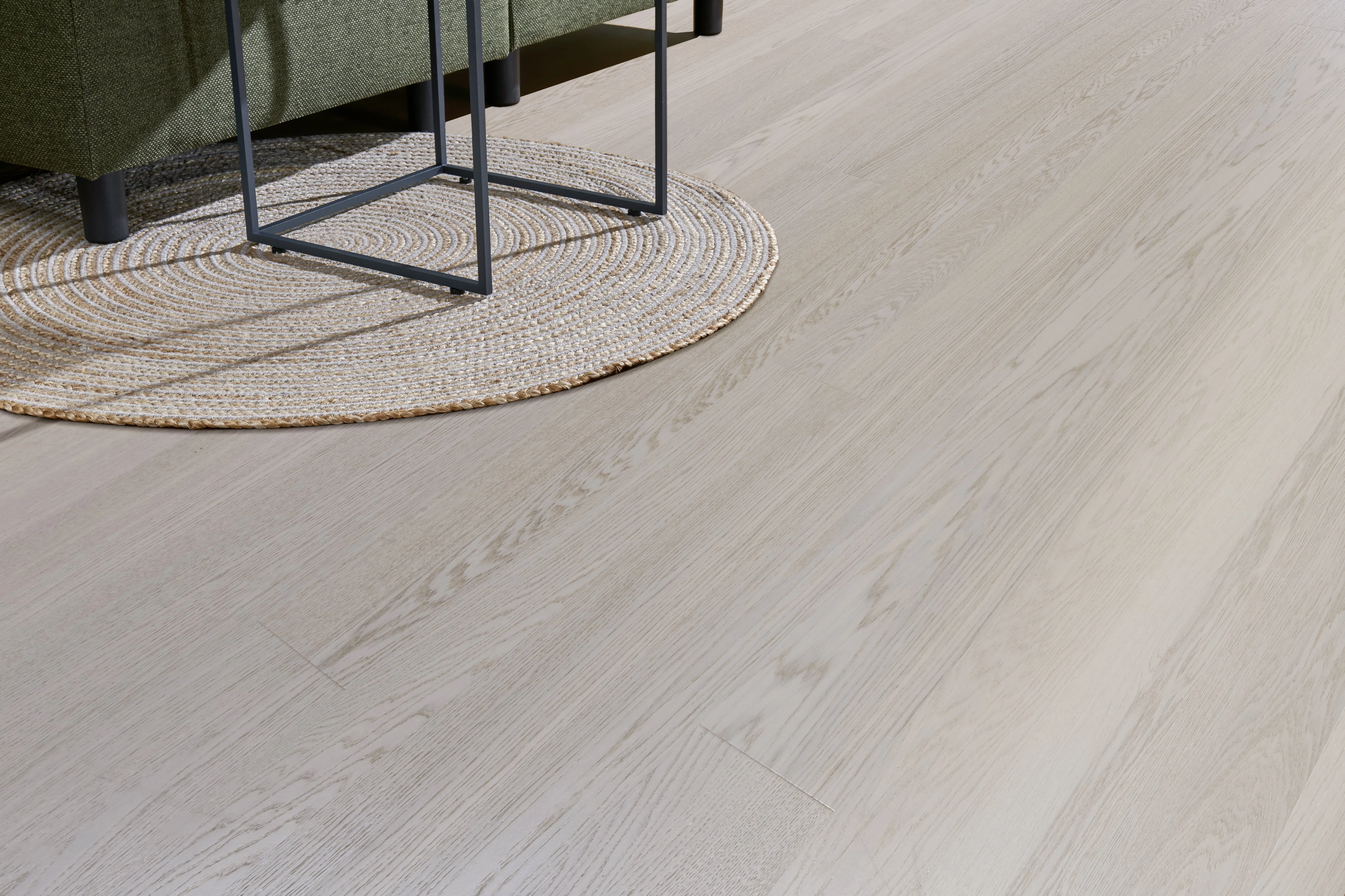 hobb Echtholzboden | hobbWood | H2Z Eiche Natur weißgrau |Zwei-Stab | gebürstet | Landhausdiele   hobb Echtholzboden | hobbWood | H2Z Eiche Natur weißgrau |Zwei-Stab | gebürstet | Landhausdiele